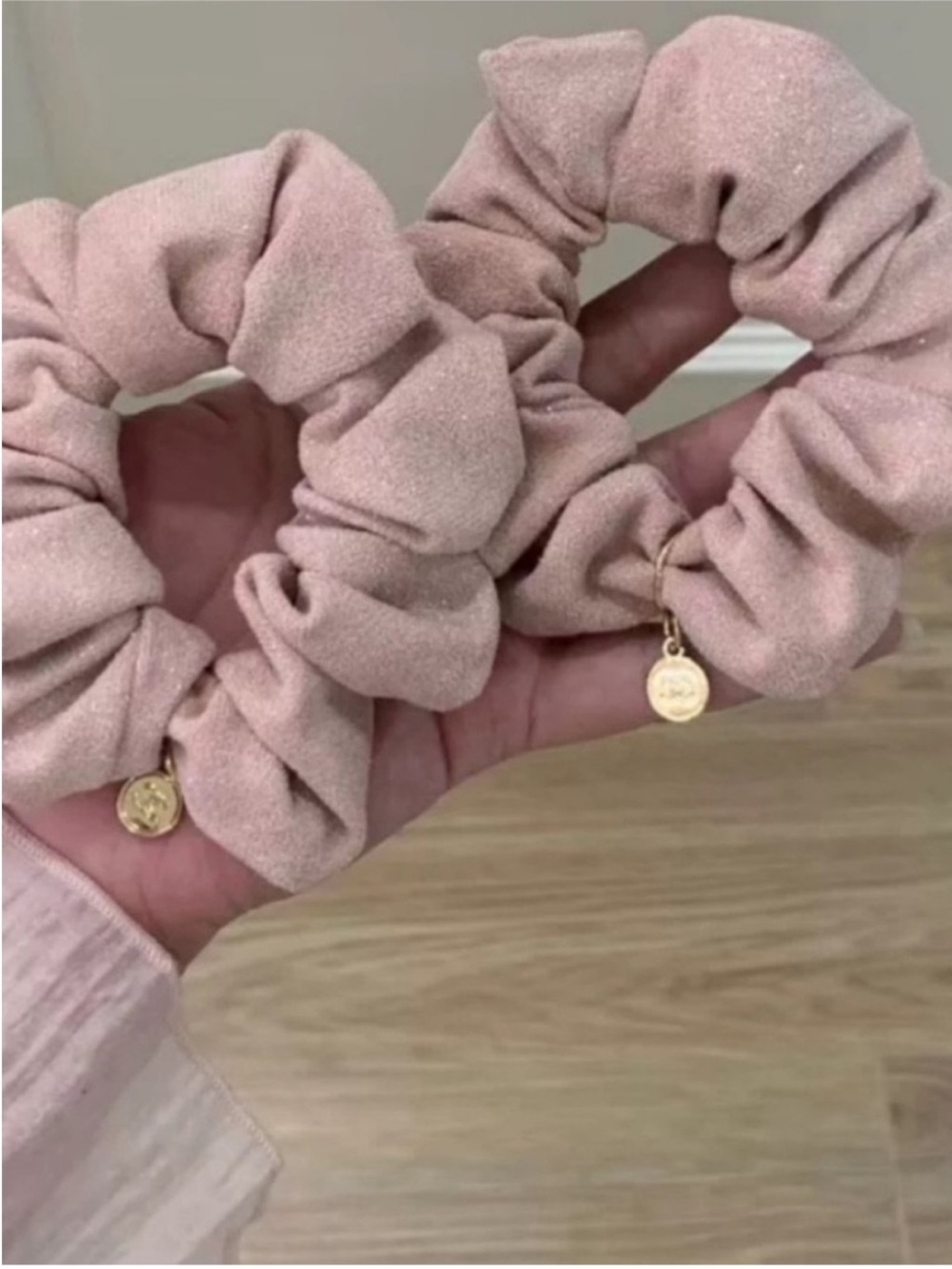 Chanel beauty hair scrunchie set